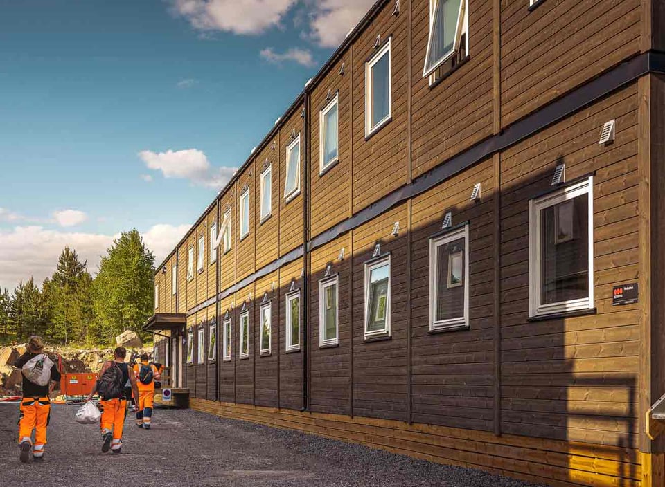 Modulair gebouw van Adapteo met houten gevel